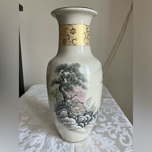 Vase Porcelain. Made in Japan